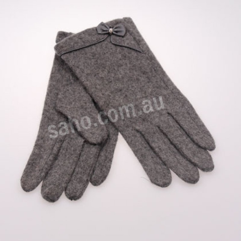 Woollen Ladies Glove 01